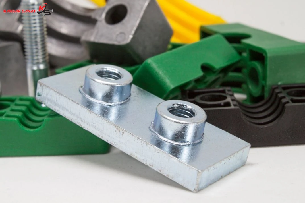 بست‌ های فلزی یا پلاستیکی، کدام بهتر است؟